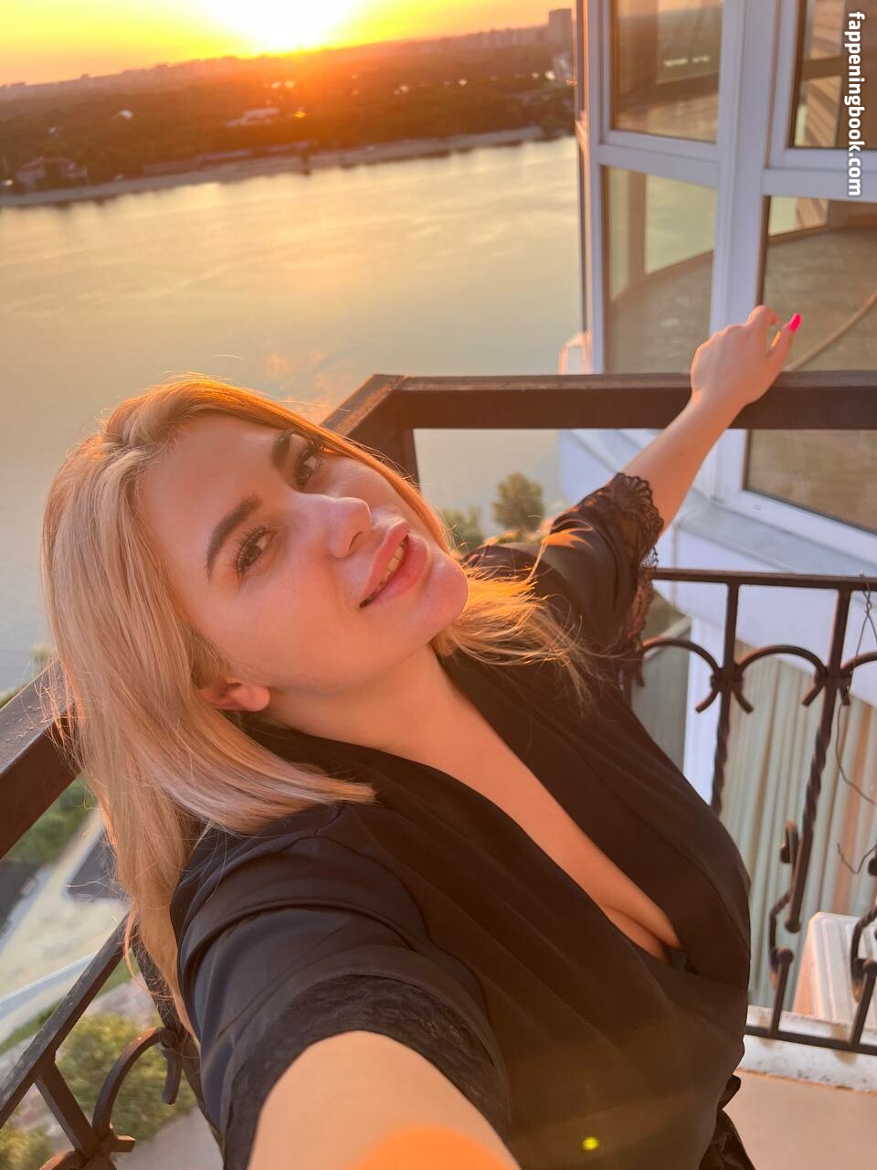 blondiiie_rose Onlyfans Nude Leaked Photos photo leak 8 of 48