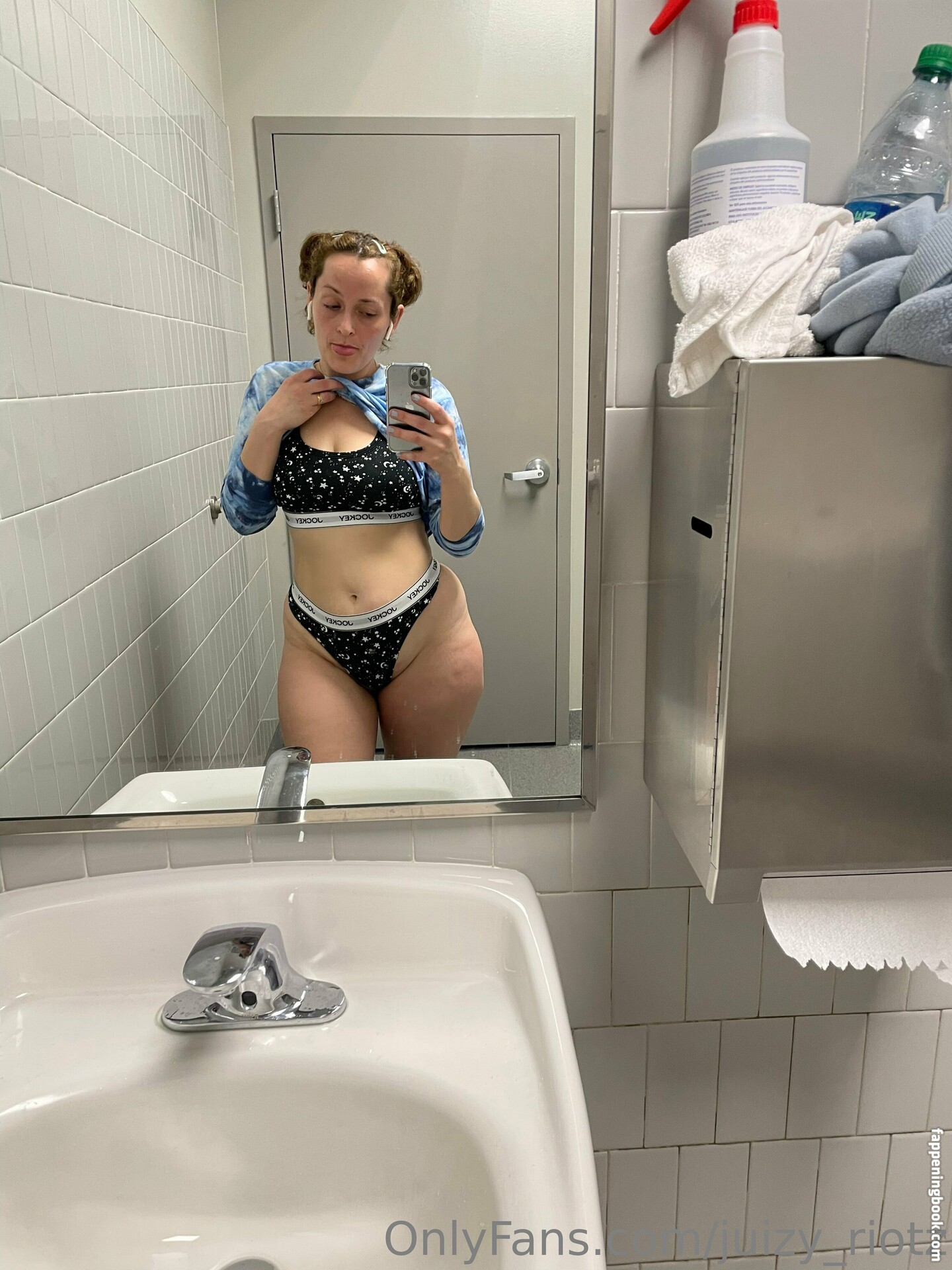 juizy_riotz Onlyfans Nude Leaked Photos photo leak 4 of 17 juizy_riotz Onlyfans Nude Leaked Photos photo leak 4 of 17