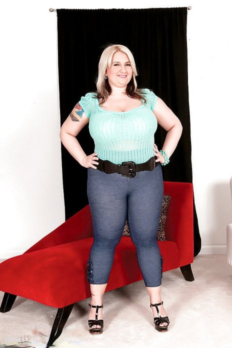 Fat and busty blonde Porsche Dali exposing her big ass and boobs