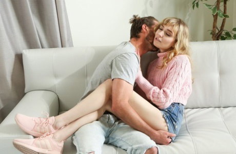 Tiny blonde girl Mackenzie Moss receives an external cumshot after fucking