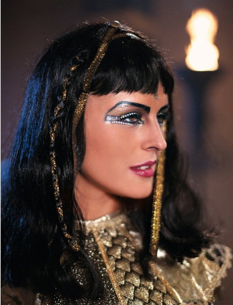 Cleopatra herself forces her male lover to fuck her asshole and pussy