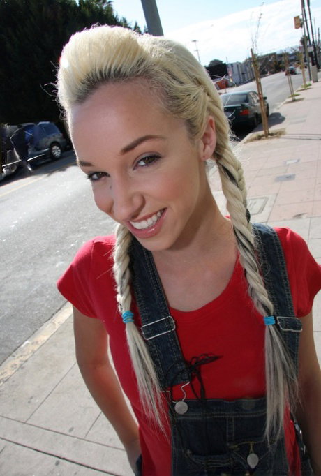 Pigtailed blonde teen Jada Stevens rides her old therapist's BBC with pleasure