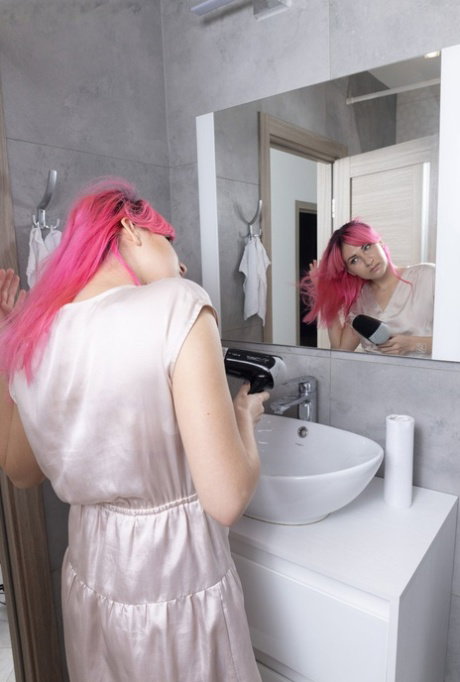 Pink-haired amateur teen Vicky Golden getting her bald pussy slammed deeply