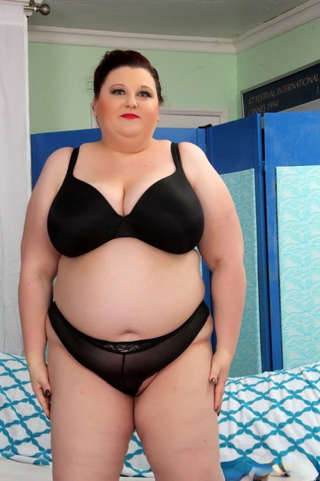 Amateur fatty Stazi flaunts her big tits and rides a fat boner on a couch