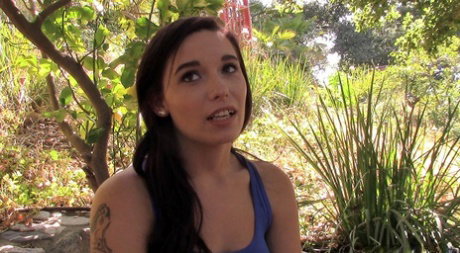 Brunette teen Riley Momsen sucks stranger's cock at the park & bangs for money