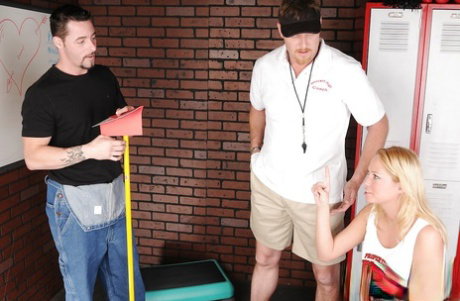 Teeny chick Grace Wood pleasing two fellows and getting cumshots