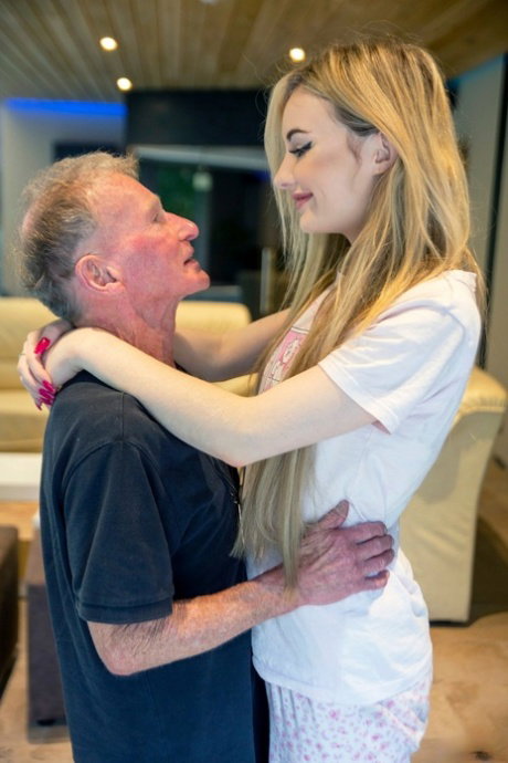 Teenage vixen Baby Kxtten gets fucked by a tiny grandpa while standing