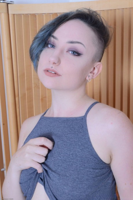Amateur babe with a big booty Blath exposes her tasty hairy pussy