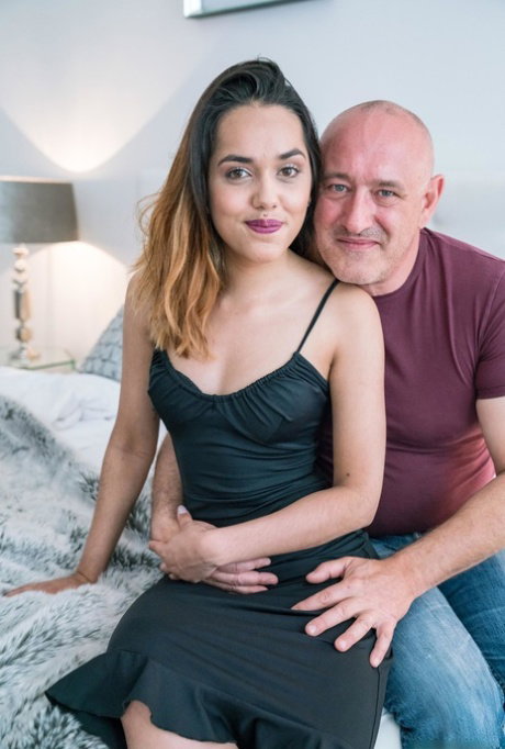 Incredible Latina Esperanza del Horno gets shagged by an oldman without mercy