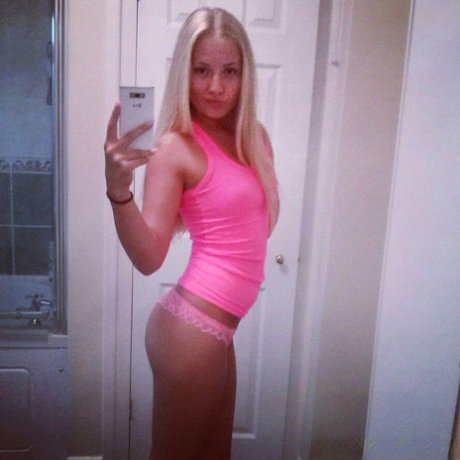 Club Seventeen featuring Cayla Lyons Sex Images