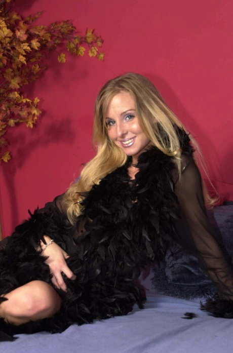 Teen Dreams featuring Sandra Iron Naked Pics