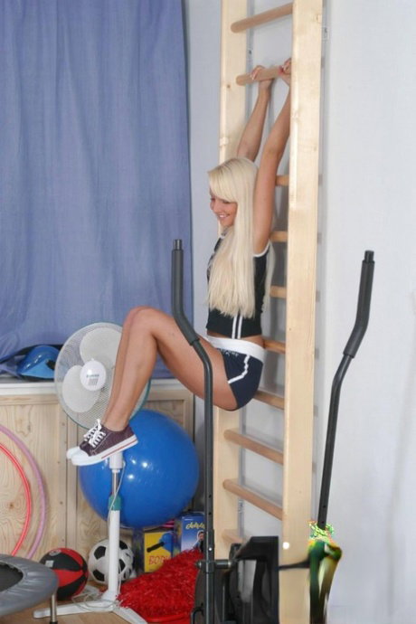 Blonde Veronika Simon gets her mouth & pussy fucked by her BF during a workout
