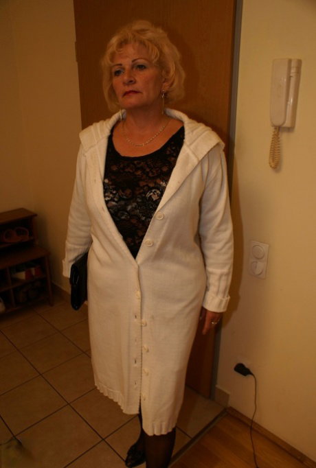 Amateur granny Katalina unveils her huge juggs and masturbates with a toy