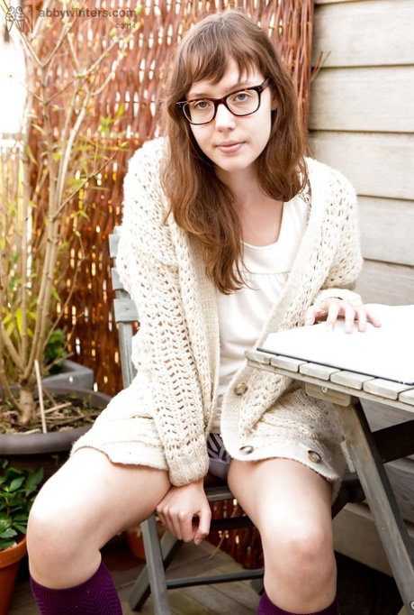 Girl next door Mila sports nice cameltoe to go with her glasses