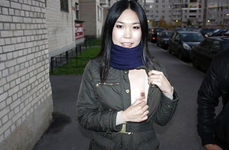 Slim asian amateur babe gives a blowjob and gets fucked hardcore