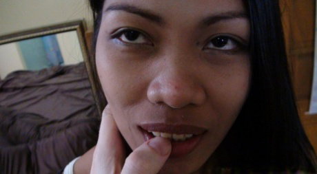 Filipina amateur Analyn partakes in POV sex on a hotel room bed