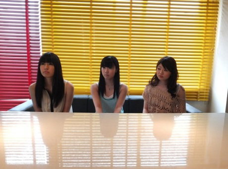 Japanese girls give a CFNM blowjob after flagging down a motorist