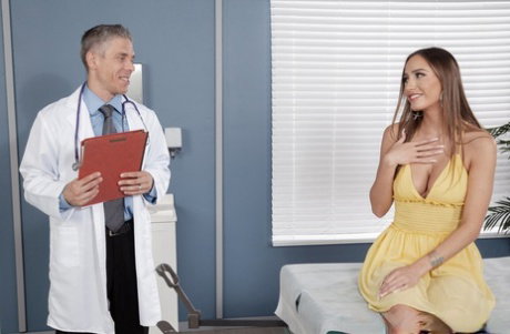 Busty pornstar Desiree Dulce has sex with her doctor and gets a facial