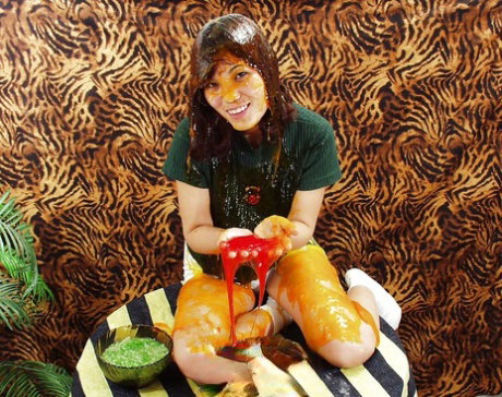 Lecherous thai floosie makes some non nude messy and slimy action