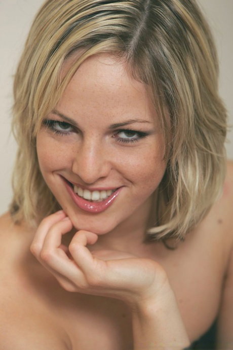 Teen Dreams featuring Michelle Nude Gallery