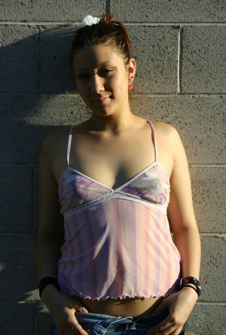 Amateur brunette Wesley Pipes gets blacked after presenting her chubby body