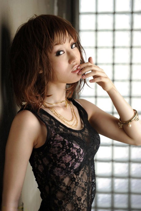 Petite Japanese doll Mizuki gives mind-blowing head and gets boned hard
