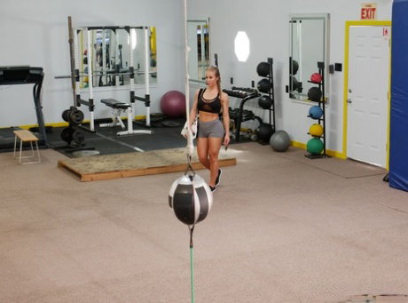 Gym hottie Nicole Aniston receives hot oral pleasure and gets her muff jizzed