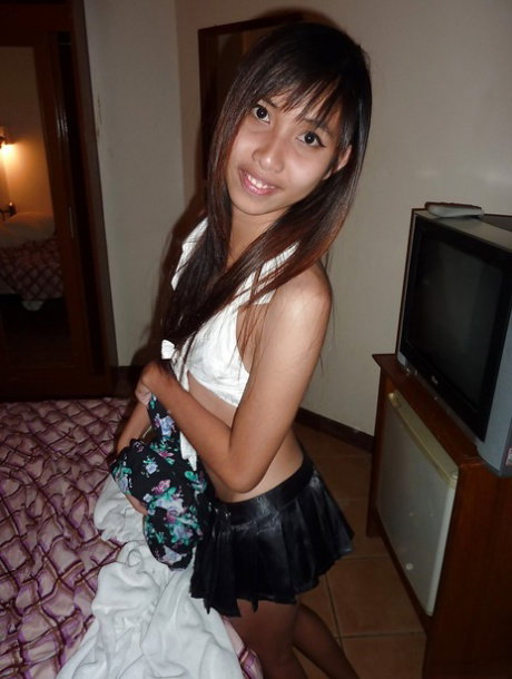 Skinny asian babe with tiny tits gets her shaved pussy porked