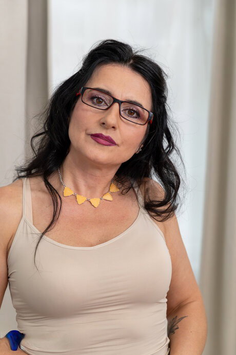 Naughty mom Fotima removes her panties while facesitting her stepson