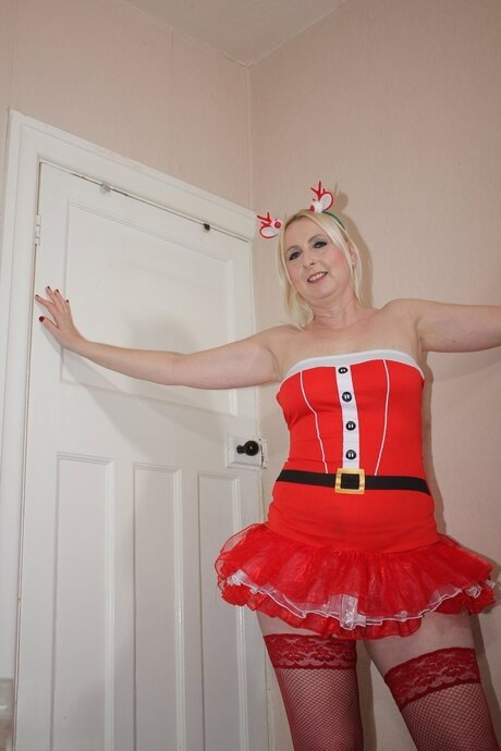 Mature blonde Tracey Lain gets fucked in the ass while wearing cosplay attire