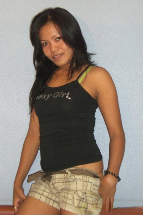 Skilled Filipina mom Reana Alquiza blowing and riding a stranger's dick