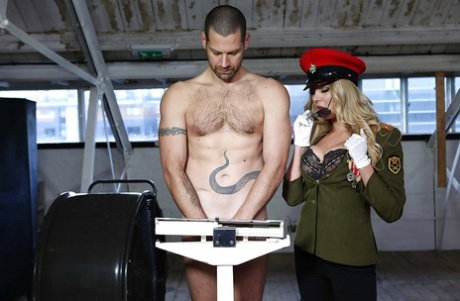 Juggy blonde in military uniform tries out hung recruit's fucking abilities