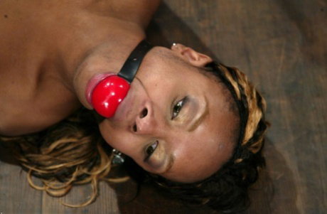 Water Bondage performed by Vixen Fyre XXX Pics