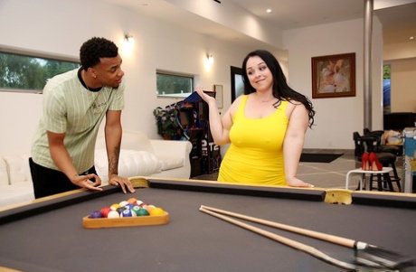 Obese brunette Amanda Thickk has sex on a bed with a black boy