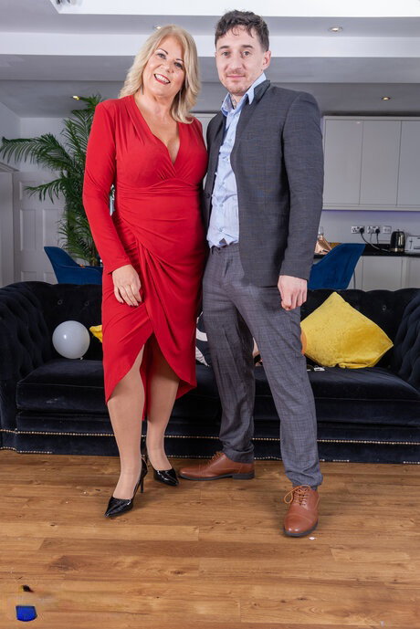 Mature NL featuring Cassandra UK, The Irish Bull Naked Images