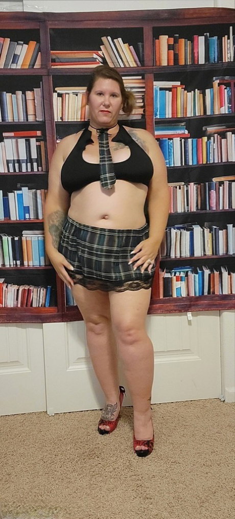 Amateur BBW Busty Kris Ann shows her big boobs before toying her bush