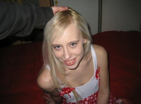 Blonde sweetheart Teena gets filmed and boned by her perverted boyfriend