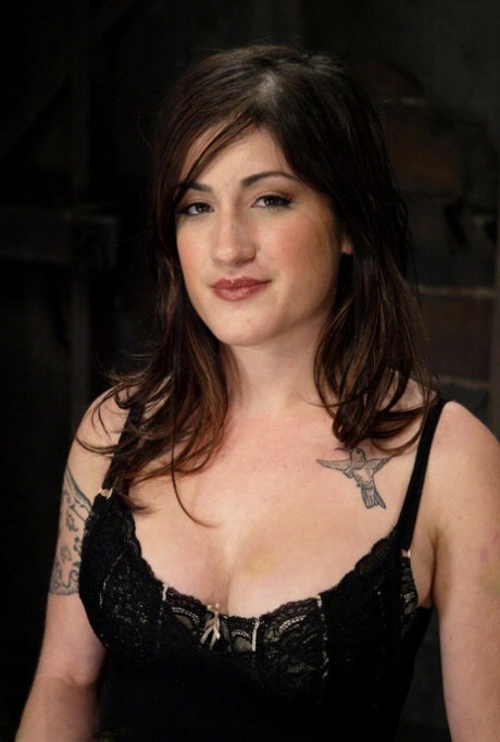 Wired Pussy performed by Harmony, Princess Donna Dolore Hot Photos
