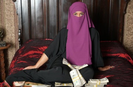 Melanie Muse sports a hijab while having hardcore sex for money