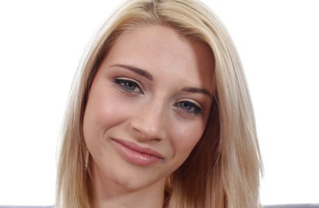 Blonde sweetie Aubrey Gold strips naked to spread shaved teen pussy