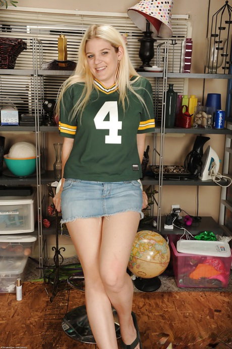 Blonde MILF Prudence Pond hiking denim skirt for escaped pubic hair viewing
