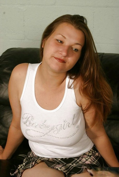 Busty MILF Sasha gives a titjob and gets a load of jizz on her boobs