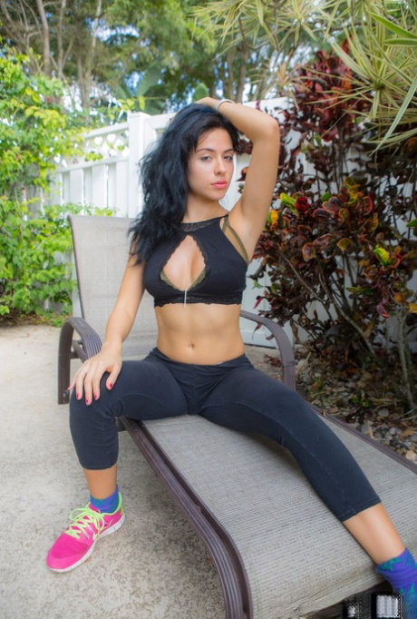 Sexy amateur chick slips out of her yoga pants and thong underwear
