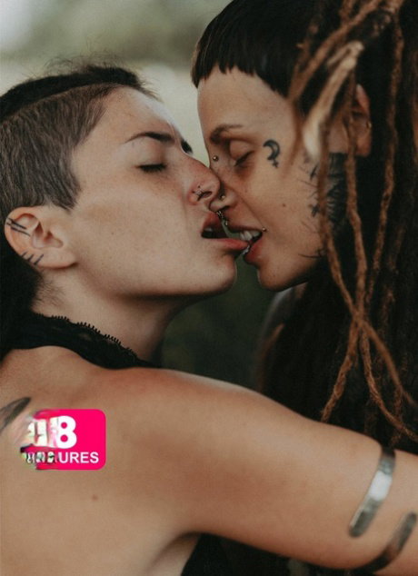 Body modifiers Em Valkyriz & Falloz move in close during lesbian play