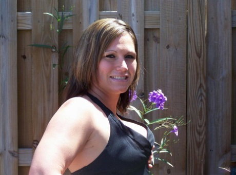 American amateur Toni exposes herself on a backyard patio during solo action