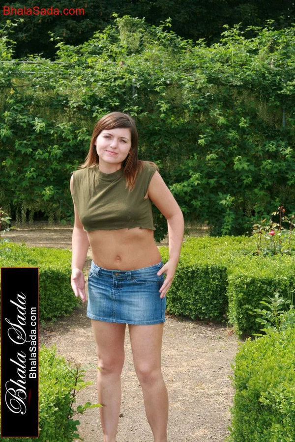 Bhala Sada Bhala Sada  - Outdoor, Skirt, Amateur, Teen, MILF, Russian, Cute, Sexy, Brunette, European  - Photo 3