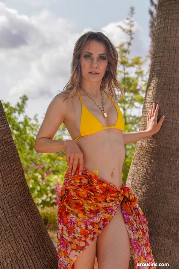Arousins starring Ruby Shades XXX Images  - MILF, Bikini, Beautiful, Sexy, Perfect, Glamour, Outdoor, Babe, Model, Non Nude  - Photo 1