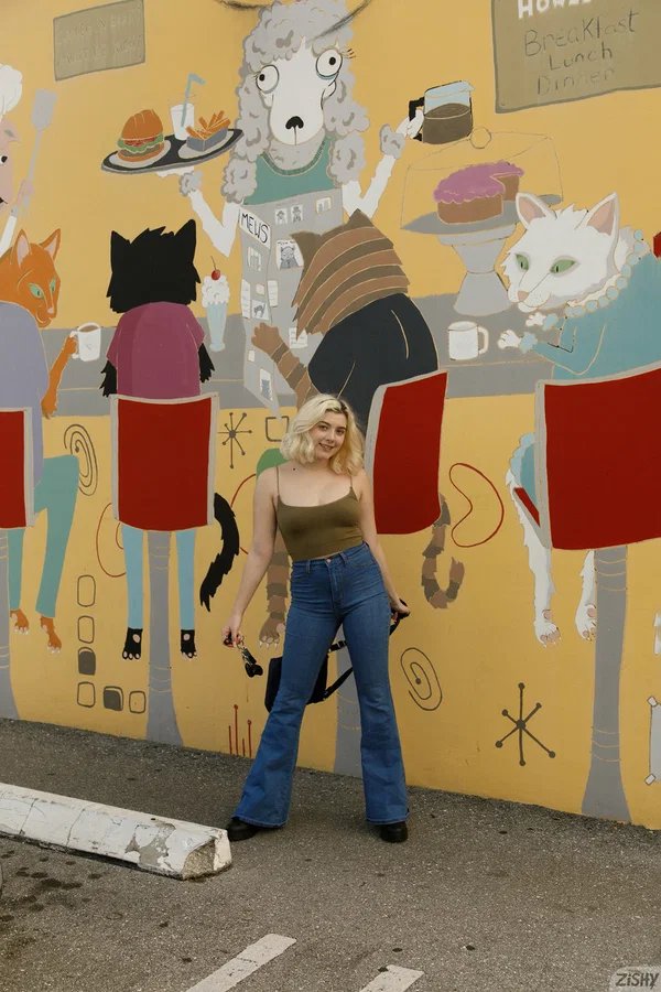 Zishy Gia Ohmy  - Amateur, White, Petite, Beautiful, PAWG, Jeans, Cute, Ass, Legs, Short Hair  - Photo 1