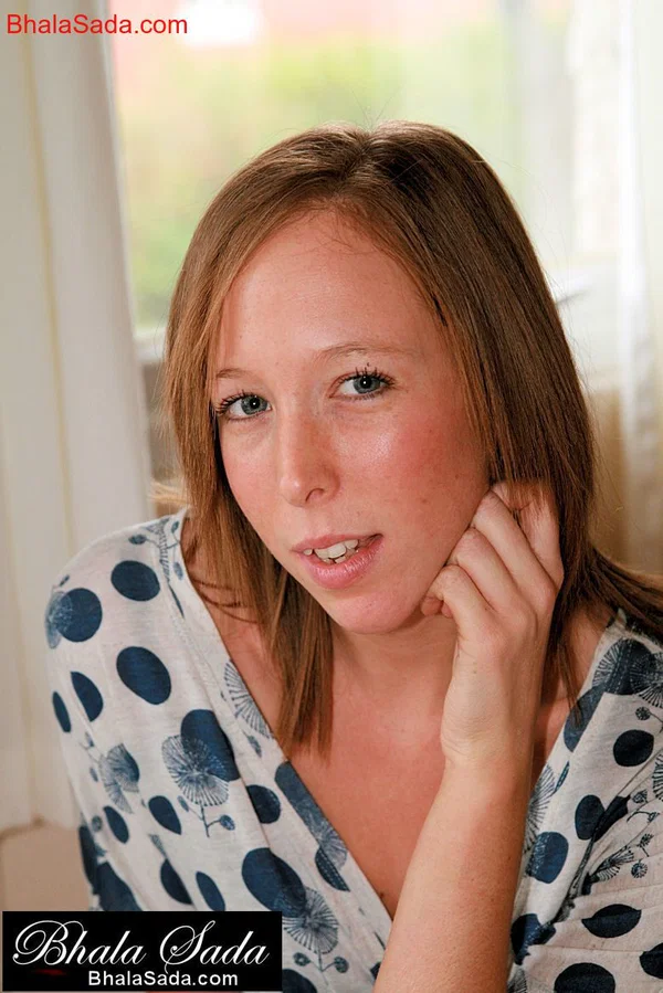 Bhala Sada Charlotte V  - Redhead, Clothed, Jeans, Beautiful, Solo, Amateur, Non Nude  - Photo 9
