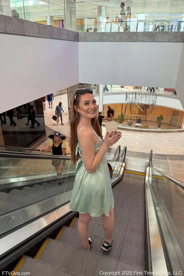 FTV Girls Sofie  - Public, Shaved, Pussy, Spreading, Amateur, Perfect, Feet, Outdoor, Glamour, Model  - Photo 4